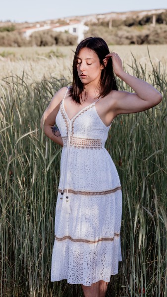 Robe boheme en dentelle blanche macrame a fines bretelles Boutique mode Martigues