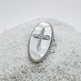 Bague réglable ovale nacre blanche argentée croix et strass