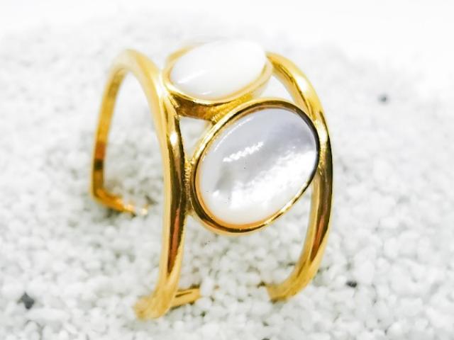 Bague dorée en acier inoxydable & résine blanche effet nacre